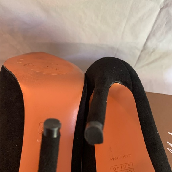 Black Women's Heels - Picture 3 of 3